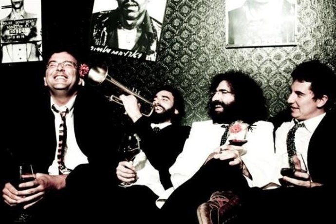 Componentes Del Grupo La Canalla 