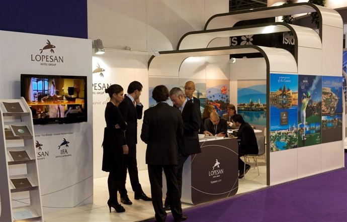 Stand Lopesan En La World Travel Market
