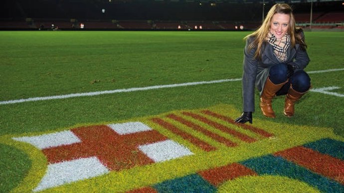 La Nadadora Mireia Belmonte En El Camp Nou