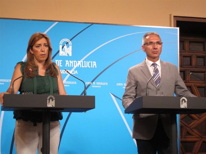 La consejera de la Presidencia, Susana Díaz, y el portavoz Miguel Ángel Vázquez