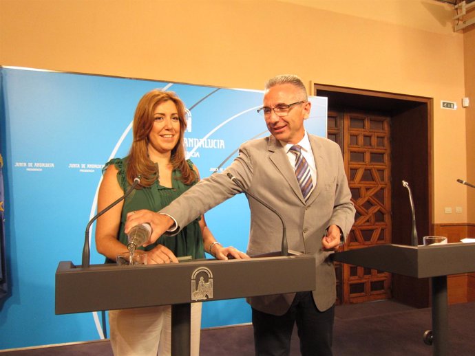La consejera de la Presidencia, Susana Díaz, y el portavoz Miguel Ángel Vázquez