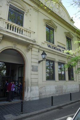 Fachada De La Casa Caridad De Valencia