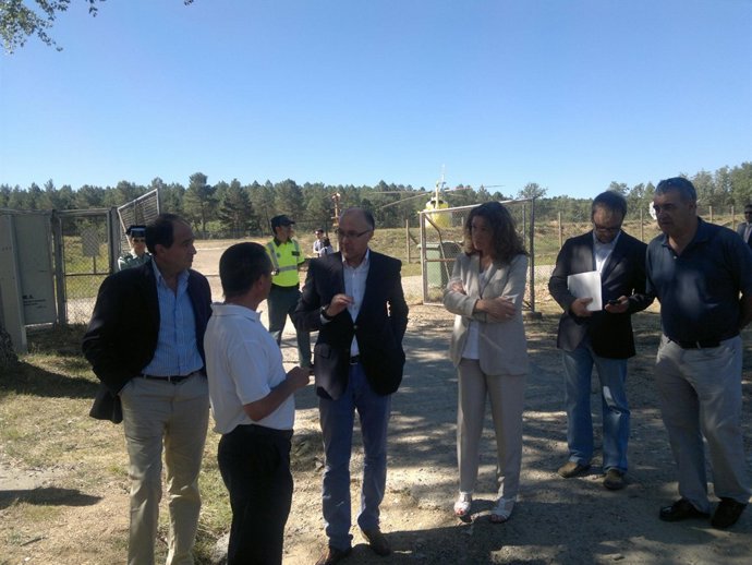 María José Heredia y Ramiro Ruiz Medrano visitan la base de Lubia (Soria)