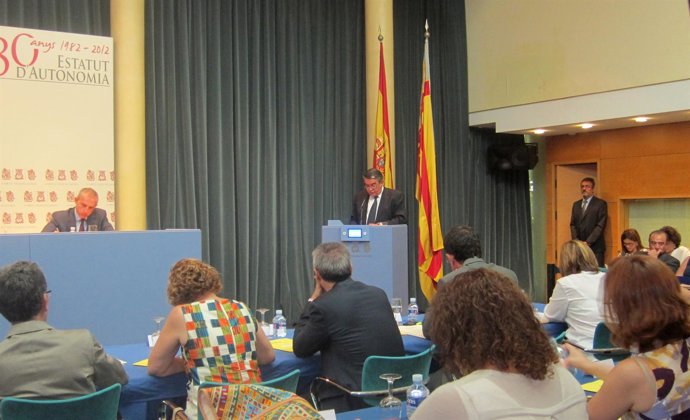 El Conseller De Hacienda, José Manuel Vela, Durante Su Comparecencia
