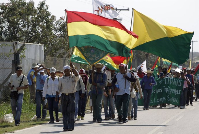Indigenas Bolivianos Protestan Contra La Construcción De Una Carretera