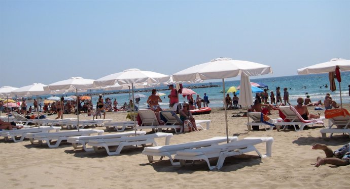 Playa De El Postiguet De Alicante