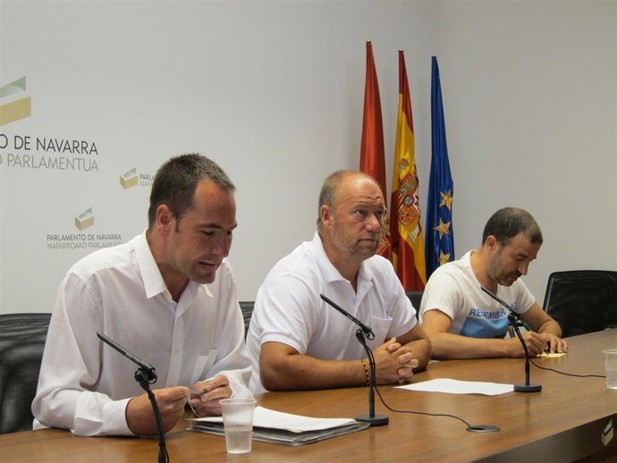 Xabi Lasa, Txentxo Jiménez y Juan Carlos Longás, parlamentarios de NaBai.