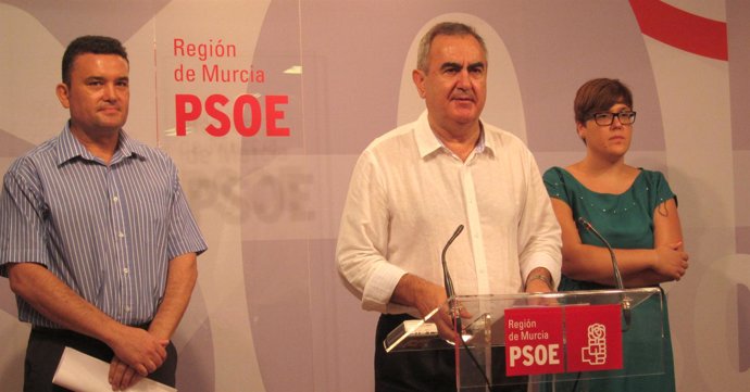 El secretario general de los socialistas murcianos en rueda de prensa
