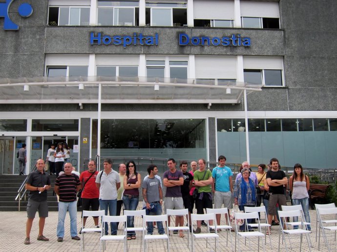 Concentación de Herrira en el Hospital Donostia
