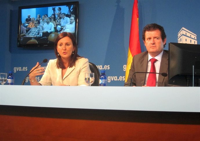 María José Català Junto A José Císcar En La Rueda De Prensa Posterior Al Pleno