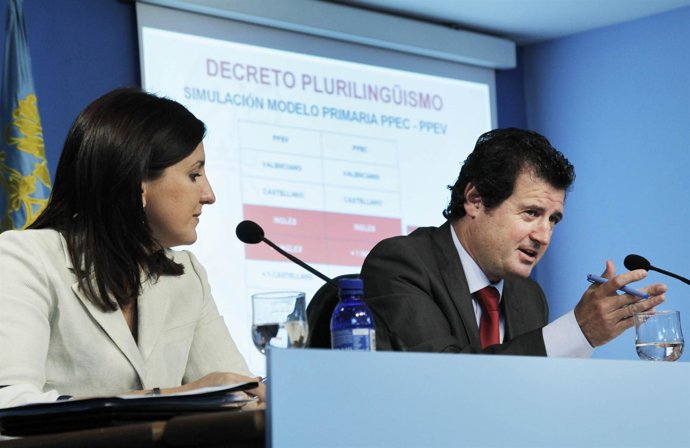 José Císcar Durante La Rueda De Prensa Posterior Al Pleno Del Consell.