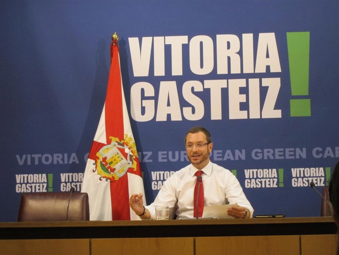 Rueda de prensa del alcalde de vitoria, Javier Maroto