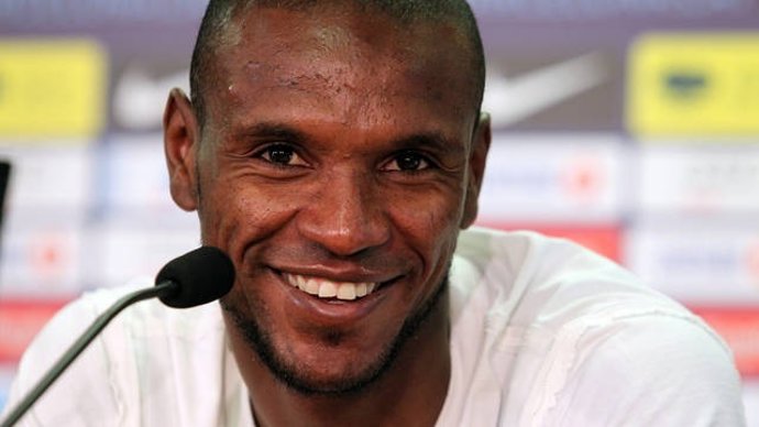 El Jugador Del FC Barcelona Éric Abidal