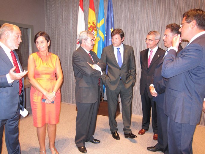 Gabino De Lorenzo, A La Izquierda