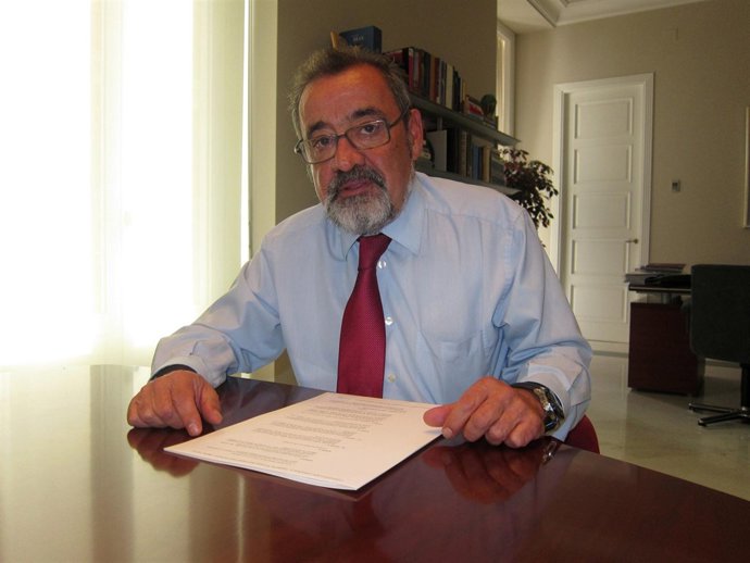 El Presidente De Cierval, José Vicente González, Durante La Entrevista.