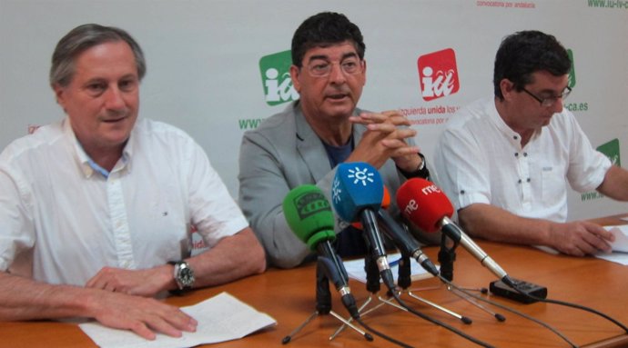 Willy Meyer, Diego Valderas y José Luis Centella, hoy en rueda de prensa