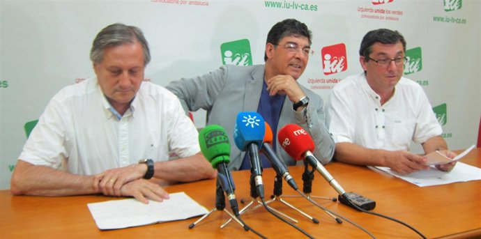 Willy Meyer, Diego Valderas y José Luis Centella, hoy en rueda de prensa