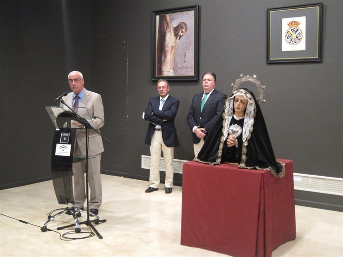 Luciano Alonso presenta la restauración de una Virgen Dolorosa de Mena