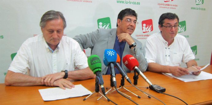 Willy Meyer, Diego Valderas y José Luis Centella, hoy en rueda de prensa
