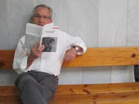 Pedro Poyato repasa elementos comunes de Buñuel en su nuevo libro y avanza futuras obras sobre su nexo con Almodóvar