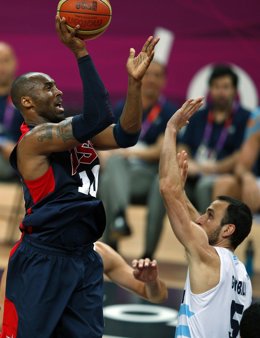 Kobe Bryant ante Ginobili en los Juegos de Londres