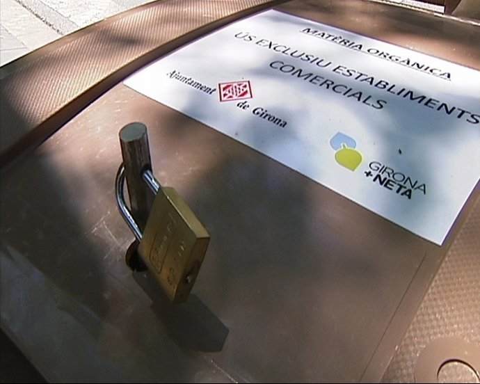 Girona Pone Candados En Los Contenedores