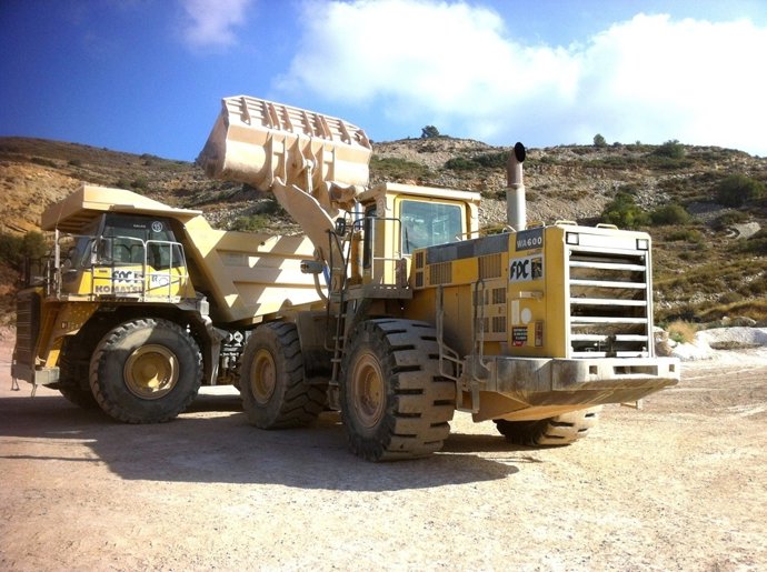 Maquinaria De La Empresa FDC, Ubicada En Buñol (Valencia).
