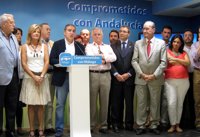 Bendodo dice que la ley de capitalidad es "un caso de autonomía local" y cada alcalde defiende "lo mejor"