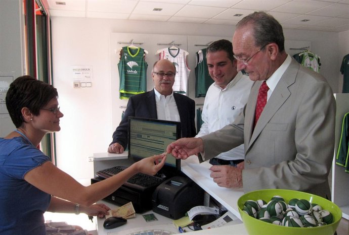 De la Torre y Bendodo abono Unicaja