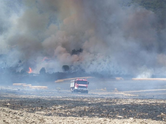 Extinción del incendio declarado en Zúñiga el 19 de julio