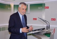 Griñán cree "una barbaridad" que Sánchez Gordillo, diputado de IULV-CA, "asalte" supermercados