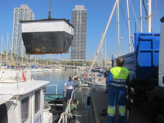 Dispositivo de limpieza de las playas de Barcelona