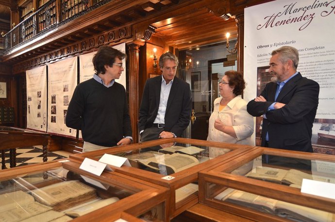 Exposición de las joyas bibliográficas de Menéndez Pelayo