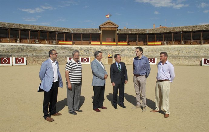 Trillo y Domínguez en el coso taurino