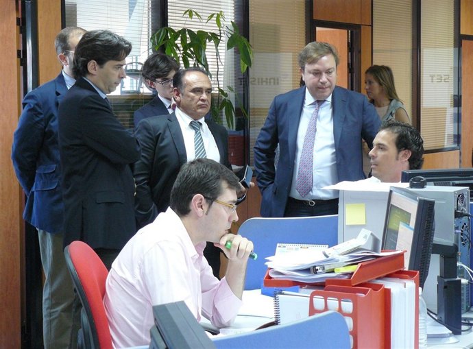 Consejero de Economía, Percival Manglano, y alcalde de Getafe, Juan Soler, esta 