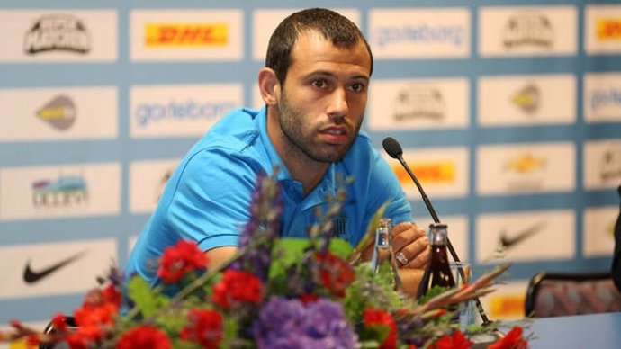 El Jugador Del FC Barcelona Javier Mascherano En Goteborg