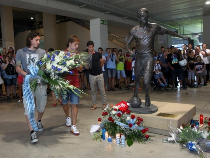 Los Capitanes Del RCD Espanyol En El Homenaje A Dani Jarque