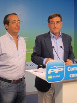 Rafael Salas Y Rafael Carmona, Del PP-A, En Rueda De Prensa