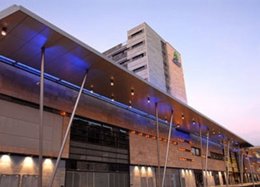 Fachada de la estación de trenes de Málaga-María Zambrano