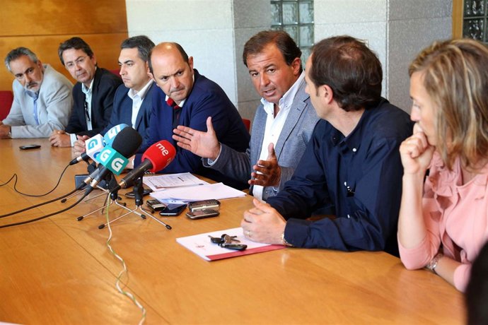 NOTA E FOTOS: JAVIER GUERRA ANUNCIA QUE A XUNTA APOIARÁ Á EMPRESA CONSERVEIRA QU