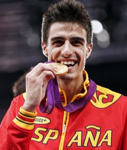Joel González con su medalla de oro en Londres