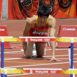 El atleta chino Liu Xiang abandona en los JJOO de Pekín