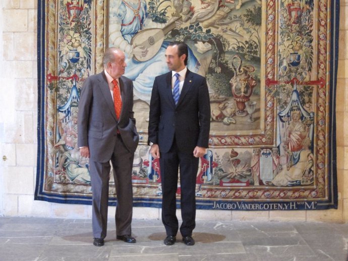 El Rey Don Juan Carlos Y José Ramón Bauzá