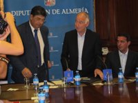 Valderas ve "discriminatoria" la "dureza" de la ley tras el arresto de afiliados del SAT por el asalto a un supermercado