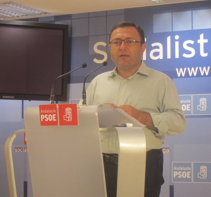 El secretario general del PSOE malagueño, Miguel Ángel Heredia