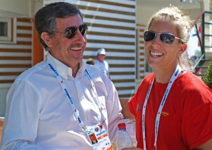 Perurena Y Teresa Portela