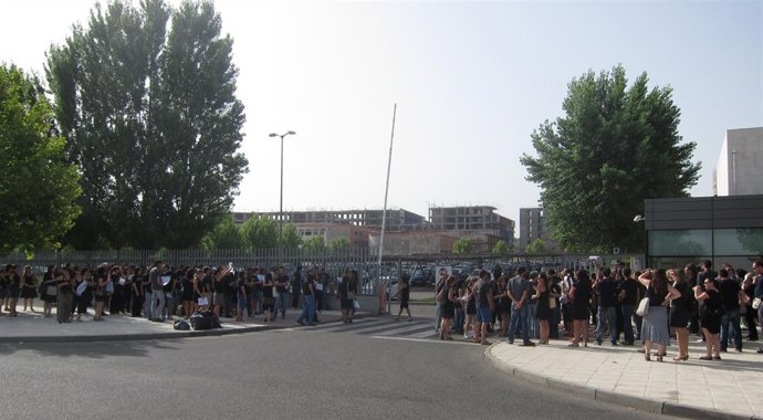 Manifestación de funcionarios en Televisión Castilla-La Mancha