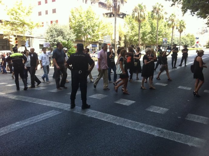 Funcionarios en Vía Alemania