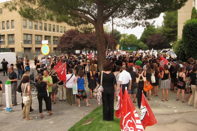 Participantes En La Concentración De Los Tres Sindicatos Ante Uso Múltiple