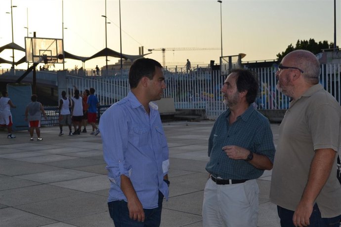 Alberto Moriña visita las instalaciones deportivas de Arjona